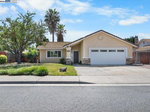 1540 W Kavanagh Ave Tracy CA 95376