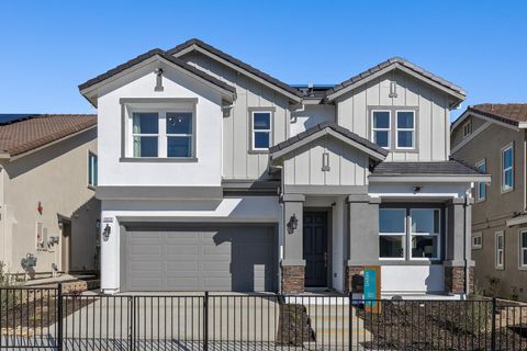 Photo of 1552 Millennium Way, Fairfield, CA 94533 (MLS # 41120415)