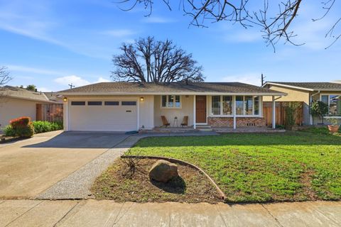 Photo of 4792 Englewood Drive, San Jose, CA 95129 (MLS # ML82034031)