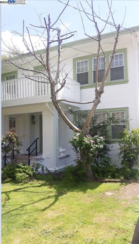 A home in San Leandro