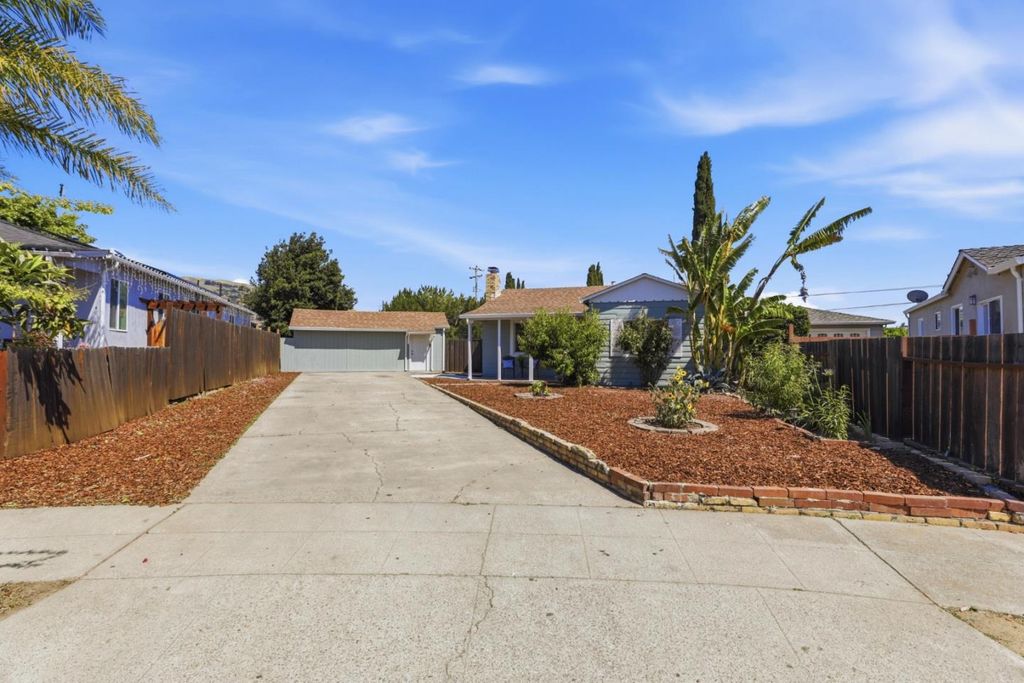 Photo of 618 Genine Court, San Jose, CA 95127 (MLS # ML82048220)