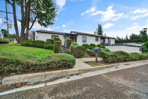 Photo of 3400 Mirasol Ave, Oakland, CA 94605 (MLS # 41124136)