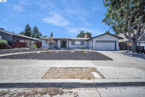 Photo of 781 E Angela St, Pleasanton, CA 94566 (MLS # 41138100)