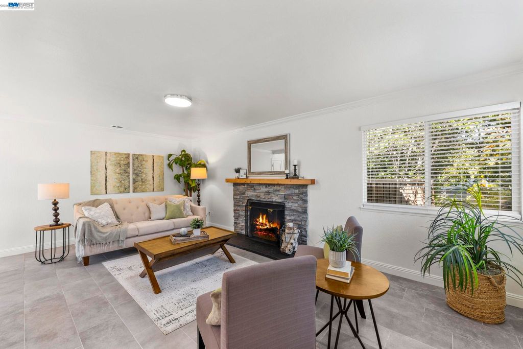 Photo of 166 San Joaquin Court, Bay Point, CA 94565 (MLS # 41126960)