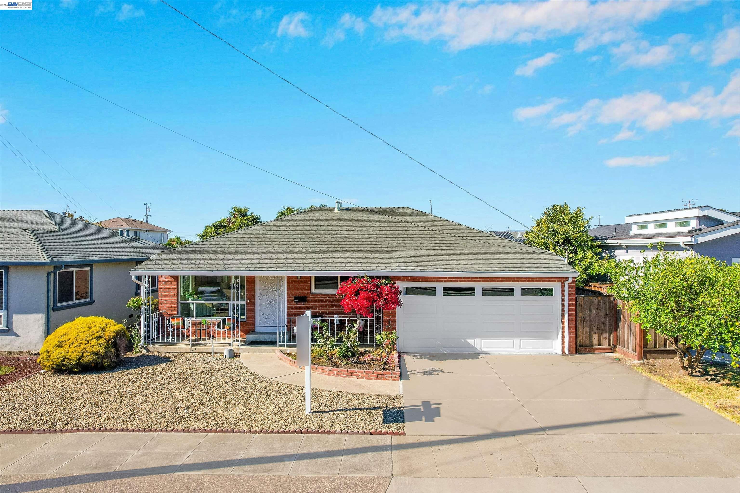 701 Floresta Blvd