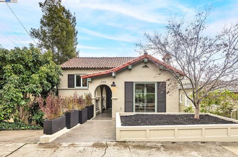 Photo of 100 Sonia St., Oakland, CA 94618 (MLS # 41118577)