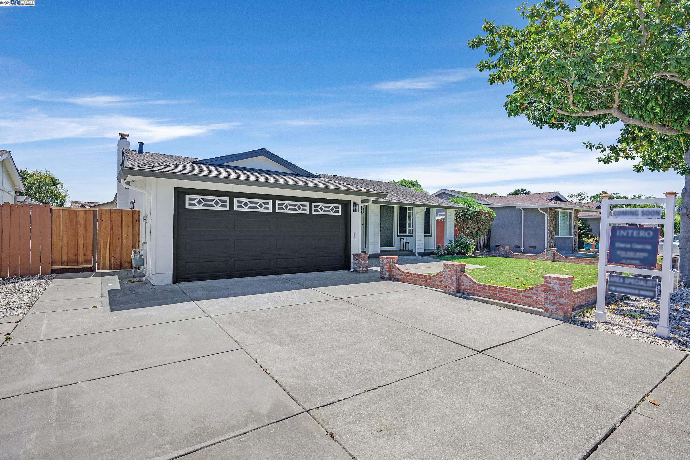 32255 Coronation Dr