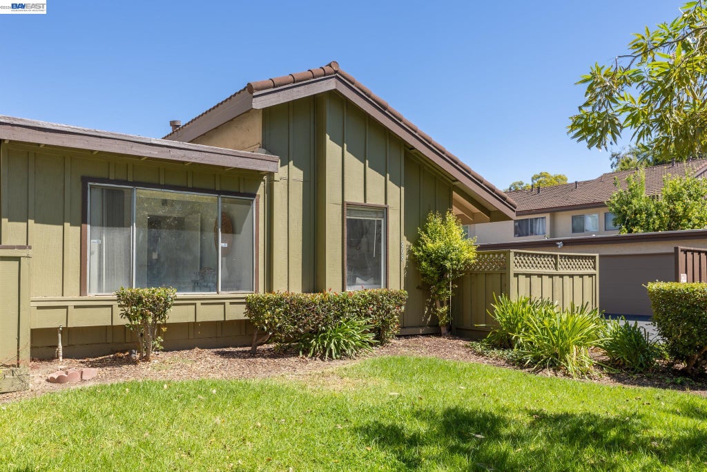 Photo of 808 N Jackson Ave, San Jose, CA 95133 (MLS # 41148143)
