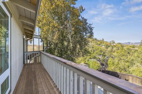 A home in San Anselmo