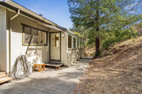 A home in San Anselmo