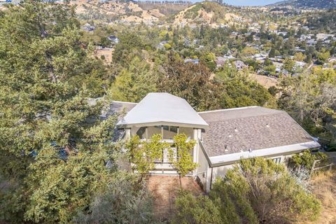 A home in San Anselmo