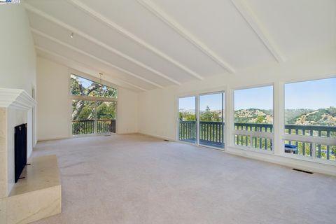 A home in San Anselmo