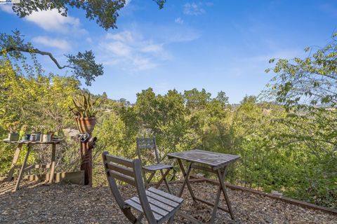 A home in San Anselmo