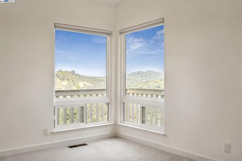 A home in San Anselmo