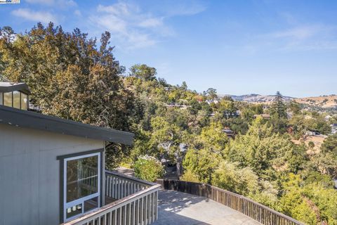 A home in San Anselmo