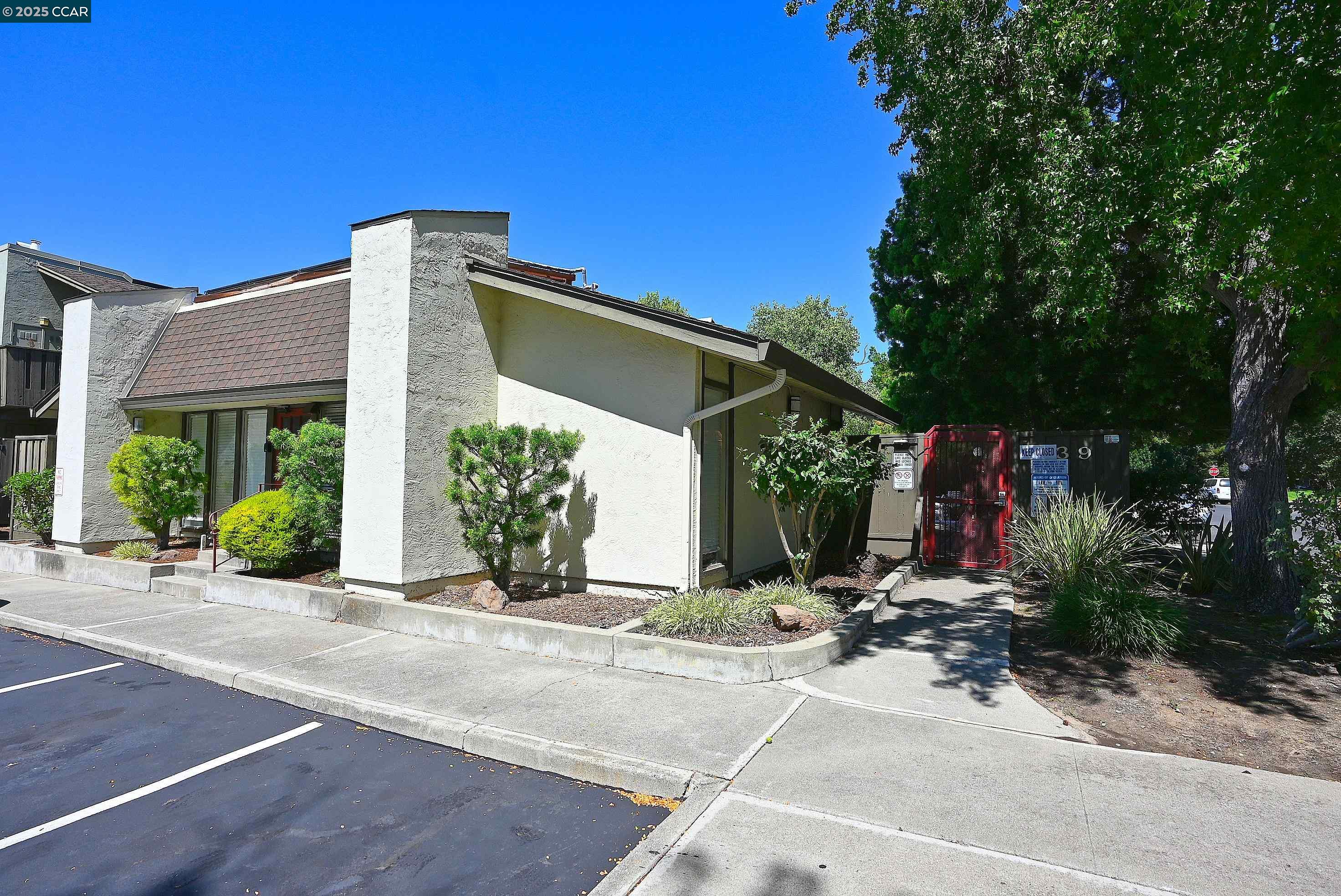 Pleasant Hill, California 94523, United States, 2 Bedrooms Bedrooms, ,2 BathroomsBathrooms,Residential,Active,187759