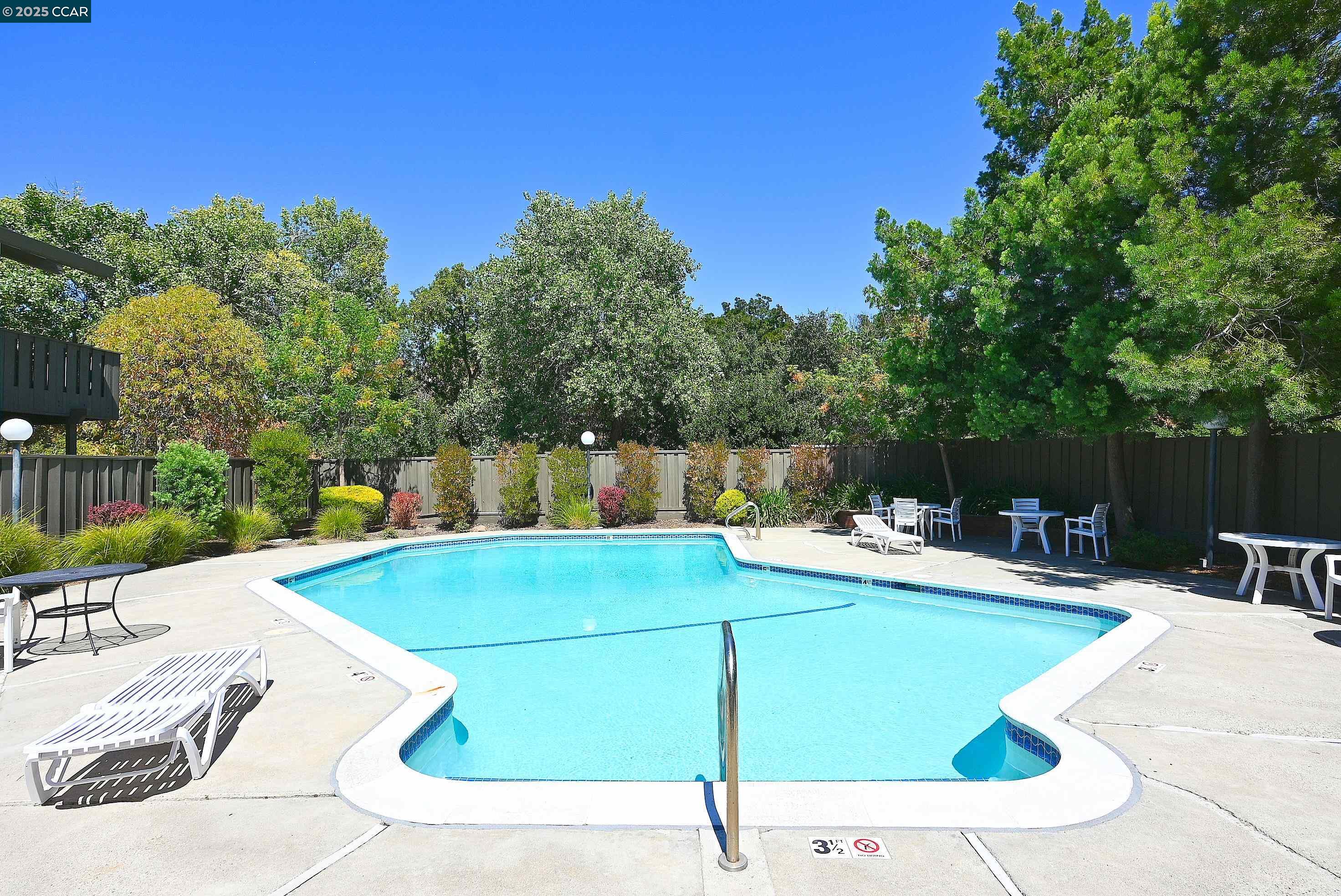 Pleasant Hill, California 94523, United States, 2 Bedrooms Bedrooms, ,2 BathroomsBathrooms,Residential,Active,187759