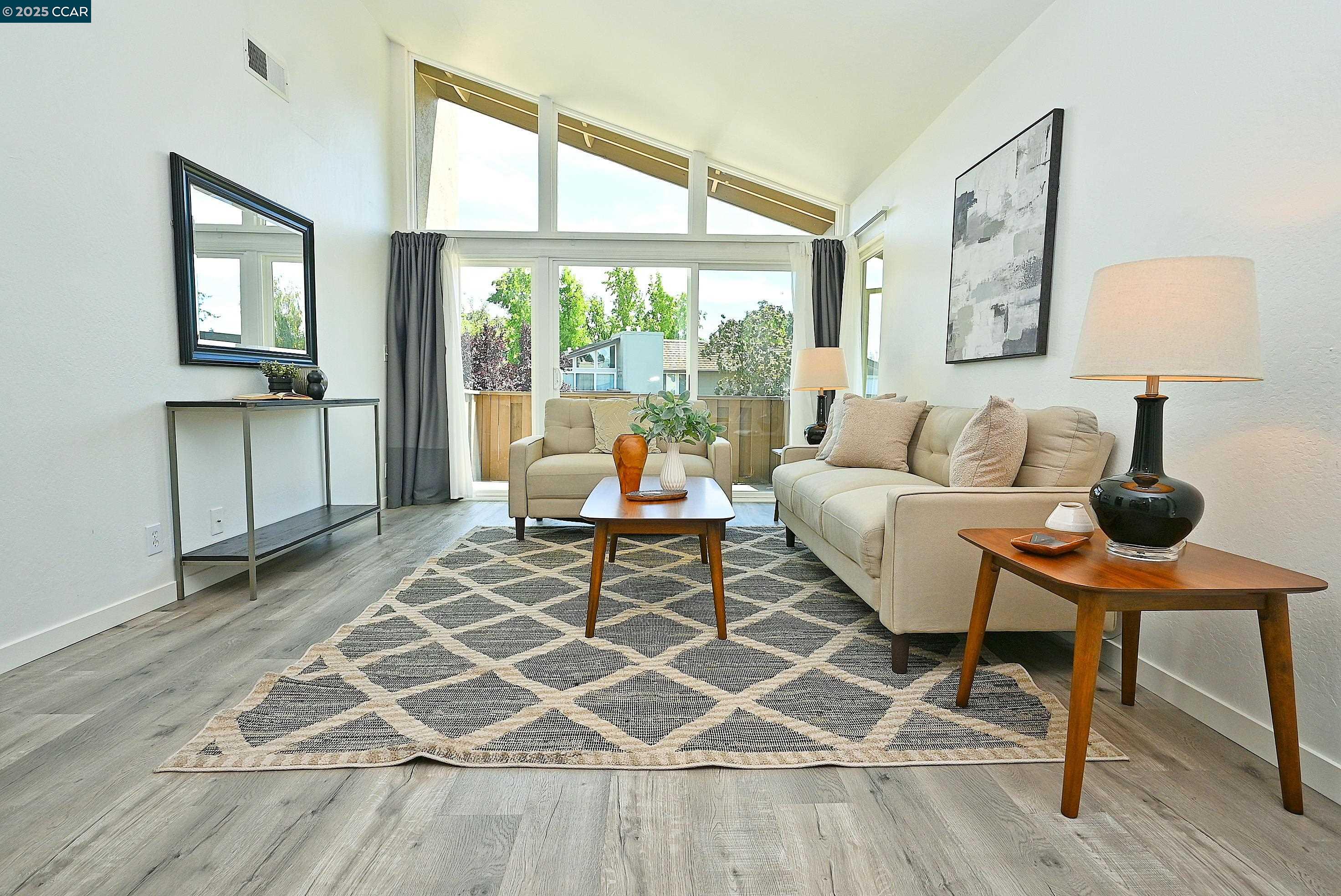 Pleasant Hill, California 94523, United States, 2 Bedrooms Bedrooms, ,2 BathroomsBathrooms,Residential,Active,187759