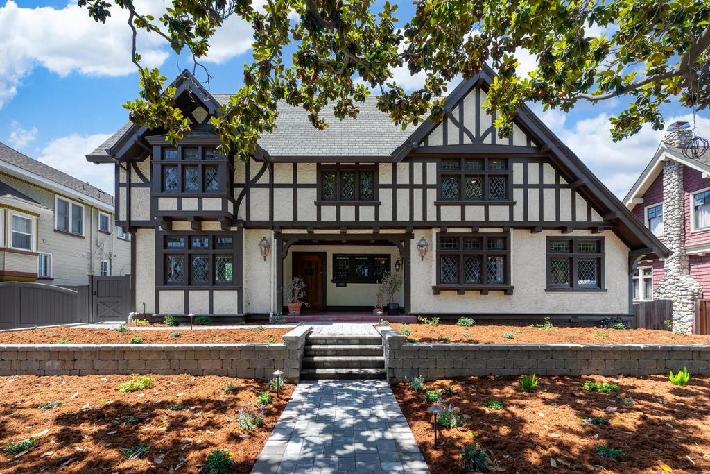 Photo of 175 S 14th Street, San Jose, CA 95112 (MLS # ML82048168)