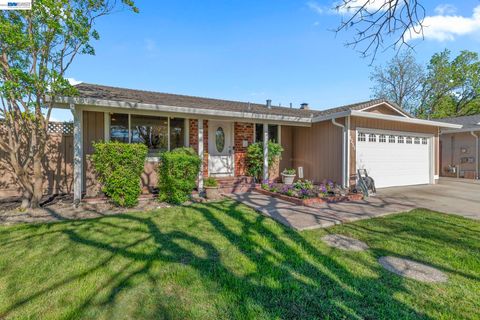 Photo of 4253 Dorman Rd, Pleasanton, CA 94588 (MLS # 41128485)