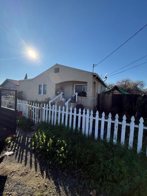 Photo of 66-74 Ambrose Ave, Bay Point, CA 94565 (MLS # 41120937)