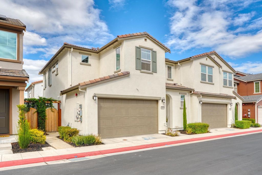 Photo of 157 E Frost Dr, Mountain House, CA 95391 (MLS # 41120354)