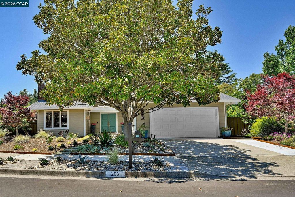 Photo of 203 Berkshire Ct, Danville, CA 94526 (MLS # 41135111)