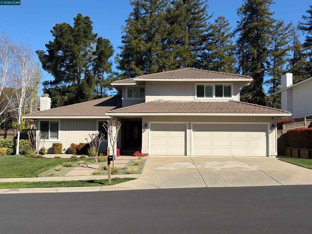 Photo of 216 Royal Saint Ct, Danville, CA 94526 (MLS # 41128438)