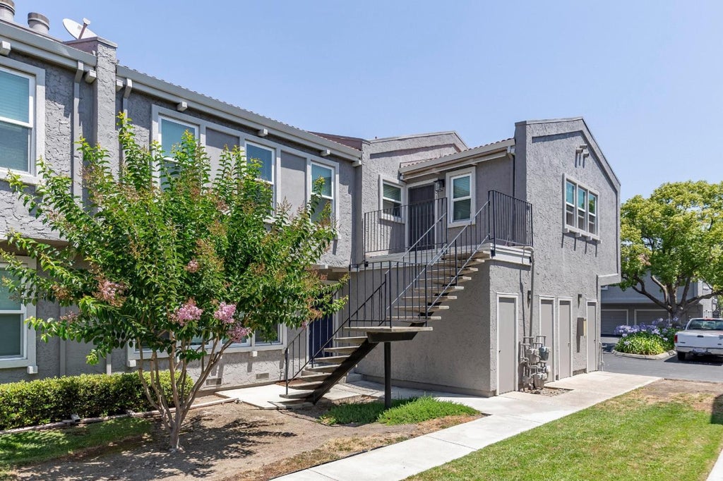 Photo of 470 N Winchester Boulevard #301, Santa Clara, CA 95050 (MLS # ML82058678)