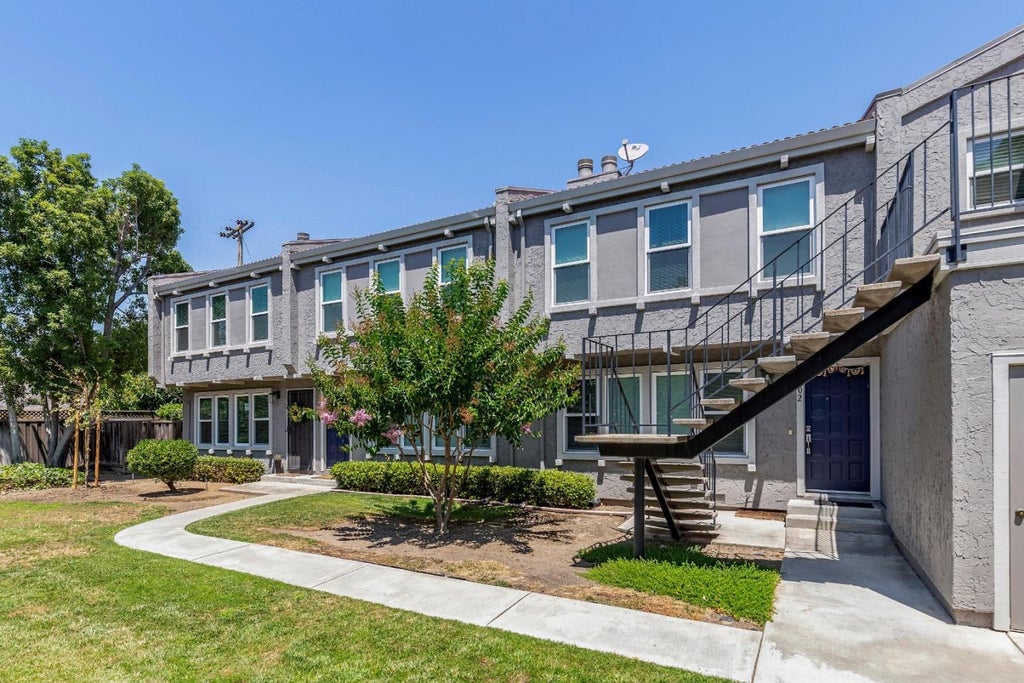 Photo of 470 N Winchester Boulevard #301, Santa Clara, CA 95050 (MLS # ML82058678)