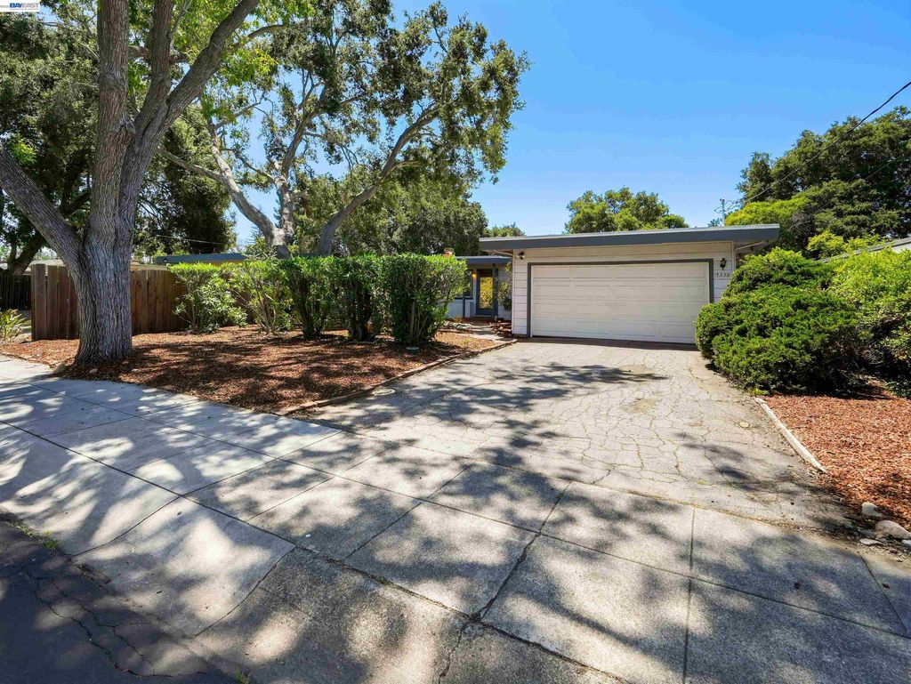 Photo of 4250 Ruthelma, Palo Alto, CA 94306 (MLS # 41135620)