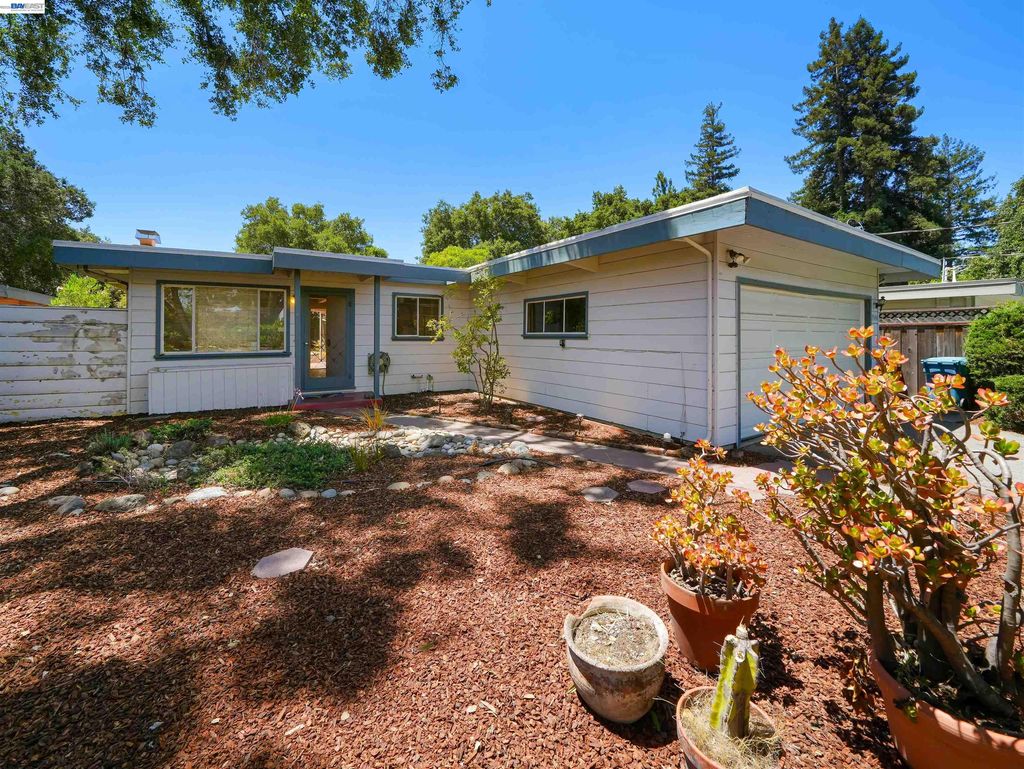 Photo of 4250 Ruthelma, Palo Alto, CA 94306 (MLS # 41135620)