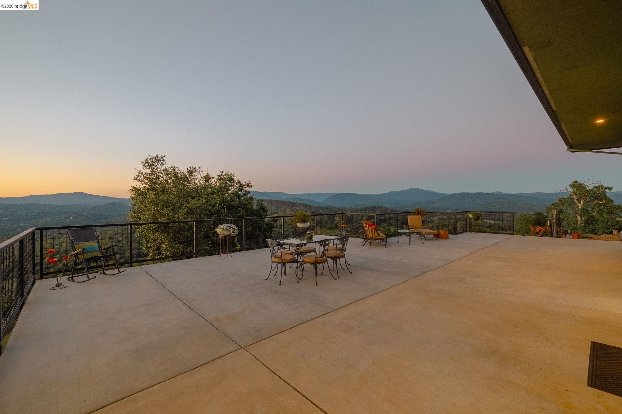 16010 Granite Park Rd, Sonora, CA, 95370, USA, 3 Bedrooms Bedrooms, ,4 BathroomsBathrooms,Residential,Active,16010 Granite Park Rd,41135067