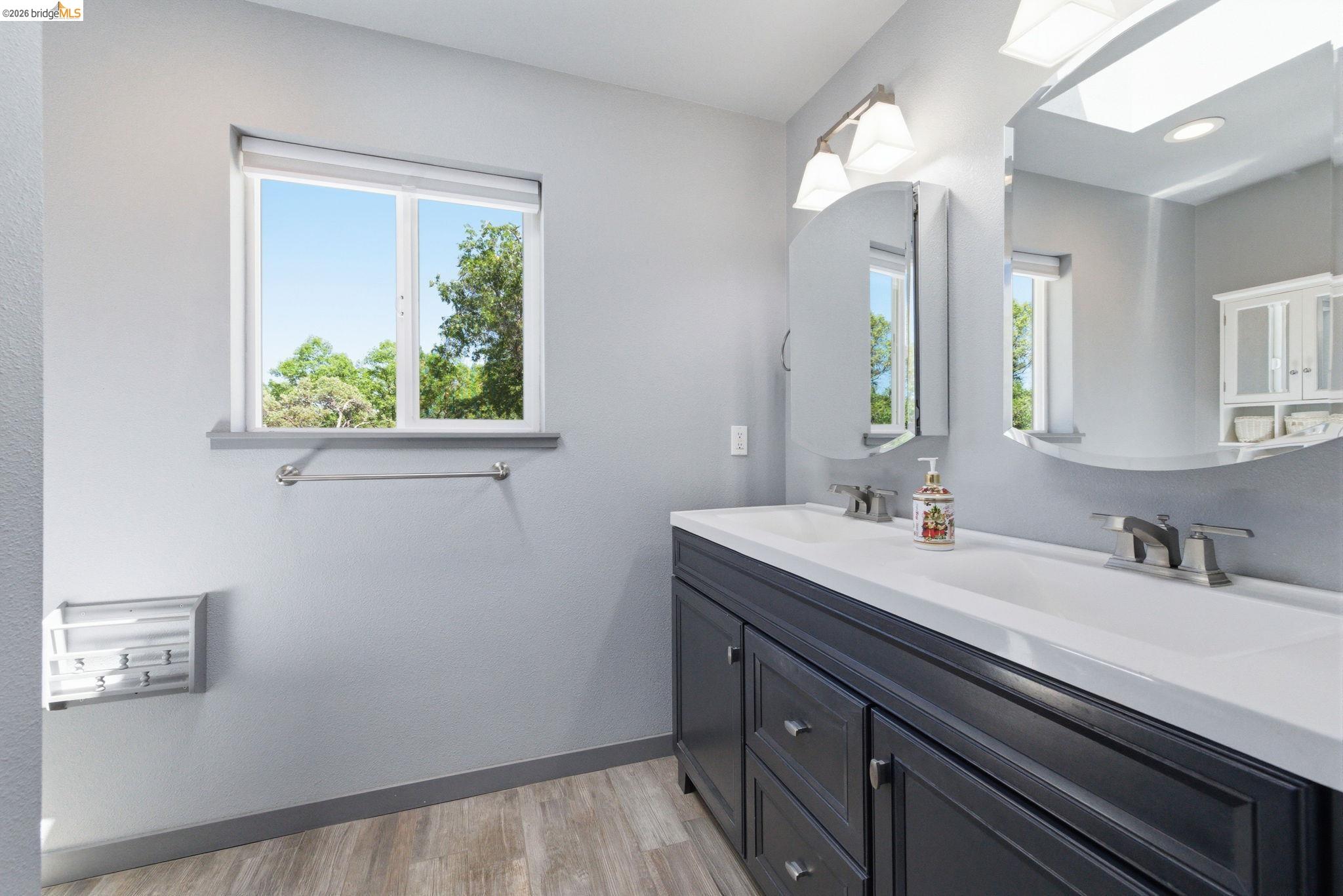 16010 Granite Park Rd, Sonora, CA, 95370, USA, 3 Bedrooms Bedrooms, ,4 BathroomsBathrooms,Residential,Active,16010 Granite Park Rd,41135067