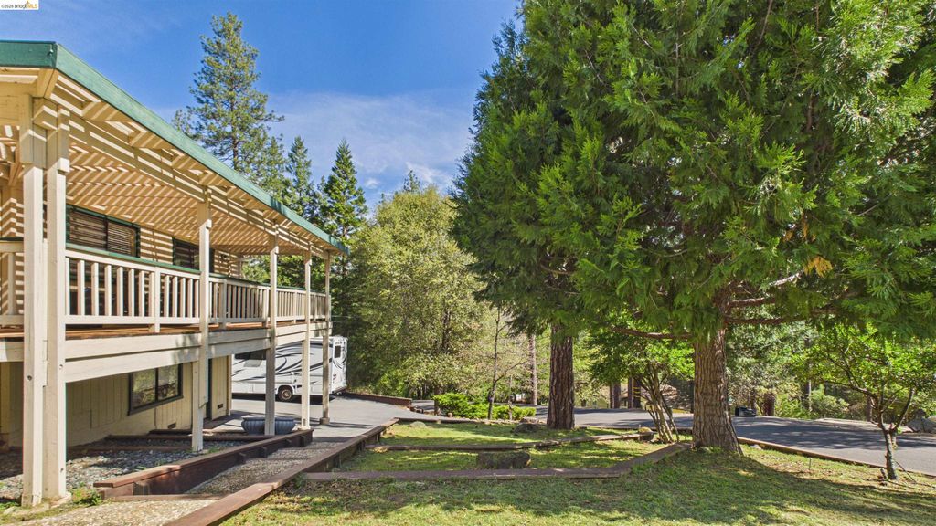 Photo of 13010 Wells Fargo Dr, Groveland, CA 95321 (MLS # 41129117)