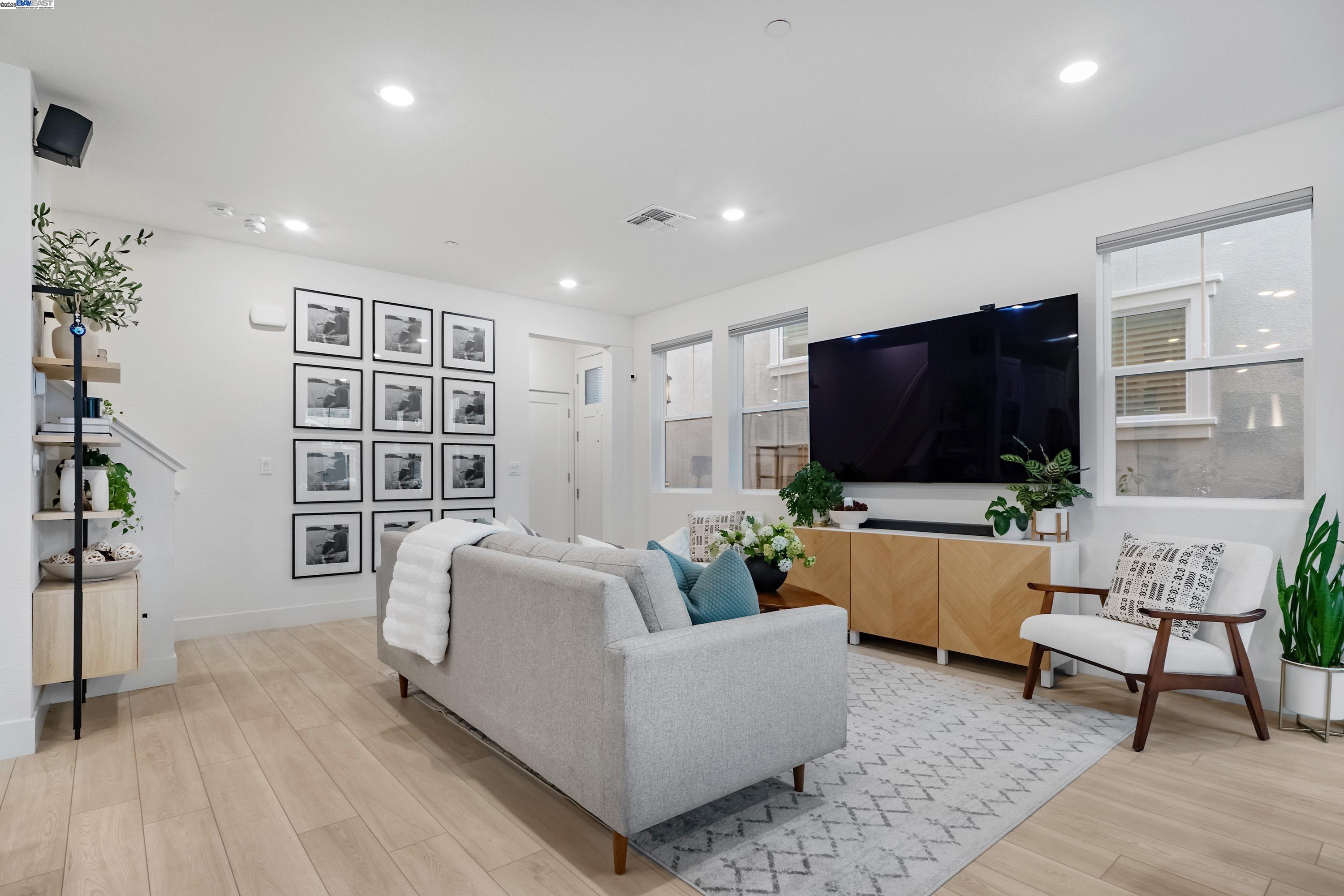 9246 Enterprise Dr