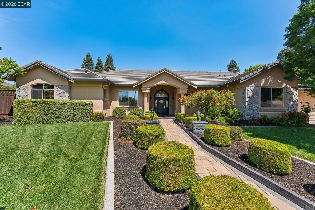 Photo of 1869 Renee Way, Concord, CA 94521 (MLS # 41131591)