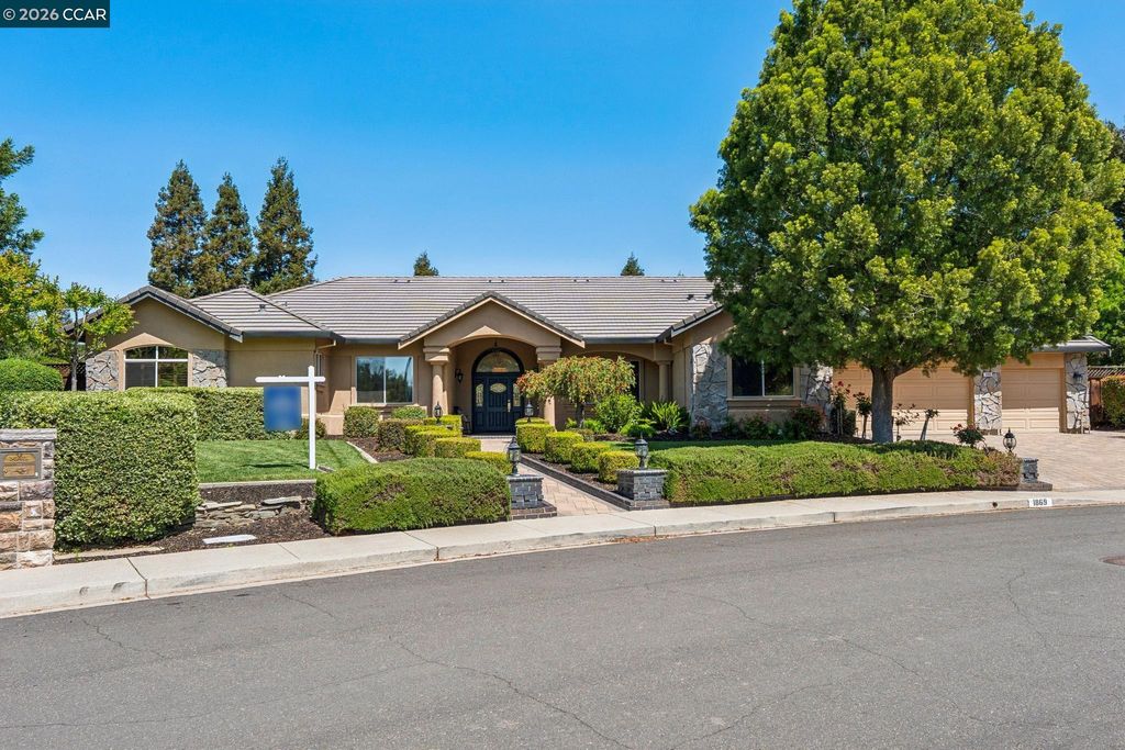 Photo of 1869 Renee Way, Concord, CA 94521 (MLS # 41131591)