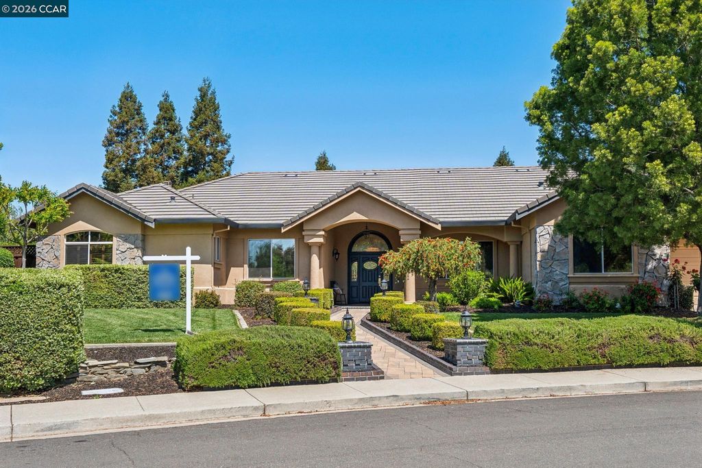 Photo of 1869 Renee Way, Concord, CA 94521 (MLS # 41131591)
