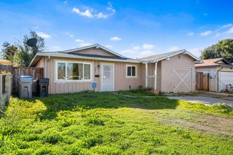 Photo of 1497 Mount Lassen Drive, San Jose, CA 95127 (MLS # ML82028654)