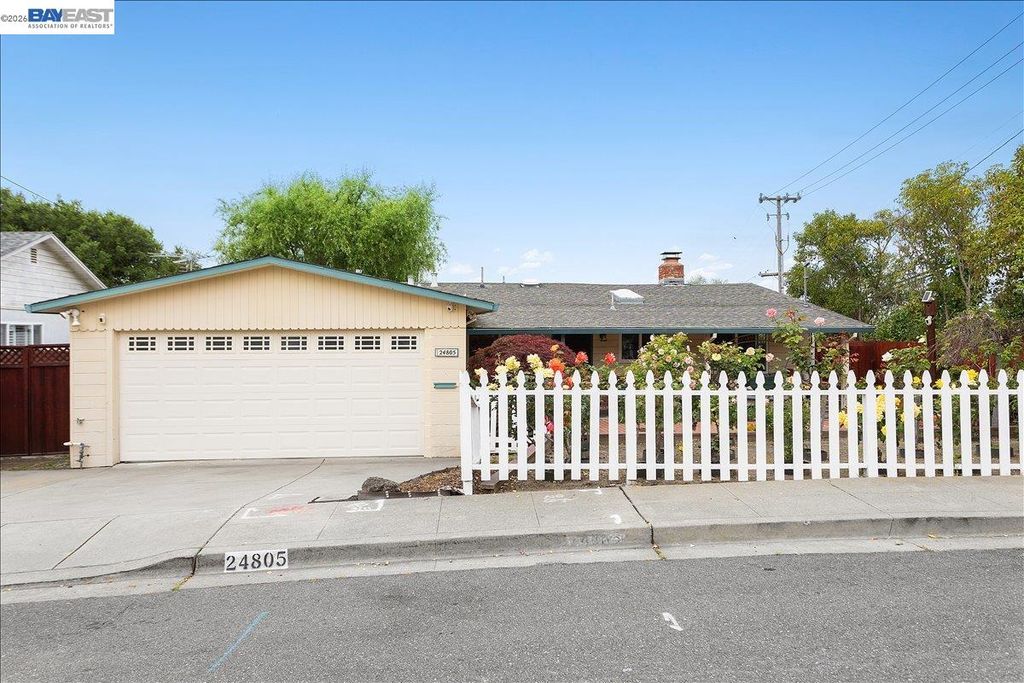 Photo of 24805 Canyon View Ct, Hayward, CA 94541 (MLS # 41129125)