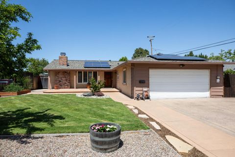 Photo of 1937 Adelaide Way, San Jose, CA 95124 (MLS # ML82043649)