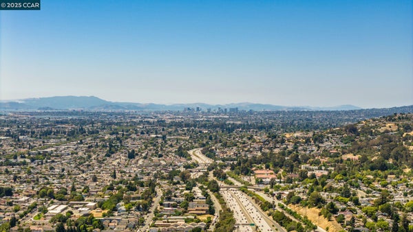 16860 ROBEY DR, CASTRO VALLEY, CA 94578 - Image 856ffbfefef4aa7d82982bbeec5bcae4/3994020696