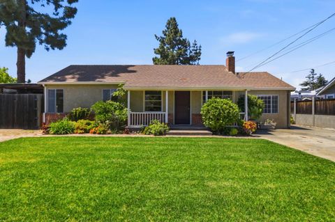 Photo of 761 Margaret Lane, Campbell, CA 95008 (MLS # ML82037997)