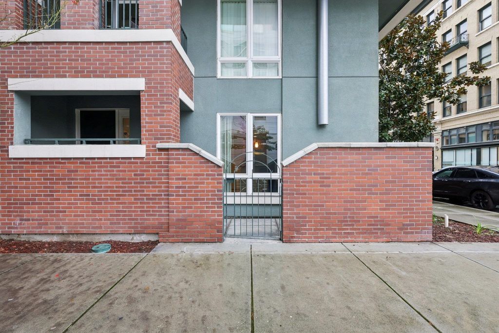 Photo of 1511 Jefferson St #Unit TH11, Oakland, CA 94612 (MLS # 41120049)