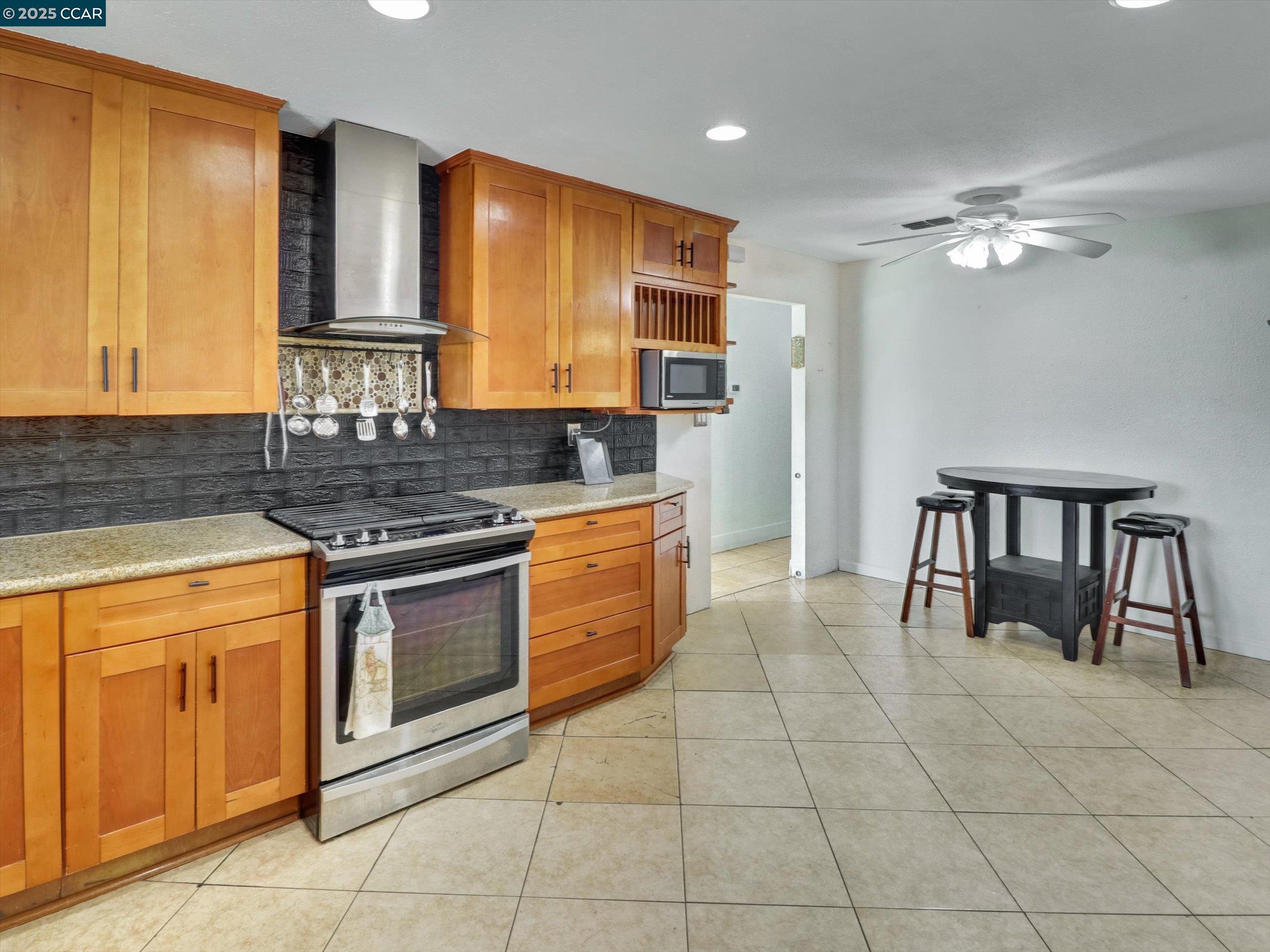 Antioch, California 94509, United States, 3 Bedrooms Bedrooms, ,2 BathroomsBathrooms,Residential,Active,110412