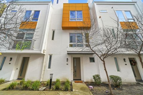 Photo of 7906 Regional Cmn, Dublin, CA 94568 (MLS # 41120222)