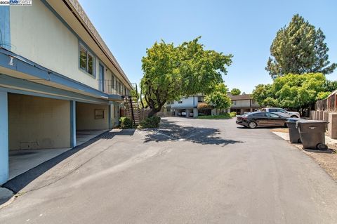 Photo of 4327 Fairlands Drive #2,3,4, Pleasanton, CA 94588 (MLS # 41119918)