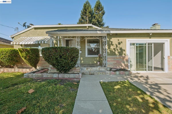 527 CAPISTRANO DR, OAKLAND, CA 94603 - Image 87cce24eafab2b7b38e2255facc3ac3b/535671069