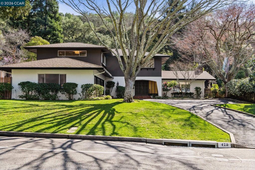 Photo of 475 Dalewood Dr, Orinda, CA 94563 (MLS # 41124369)